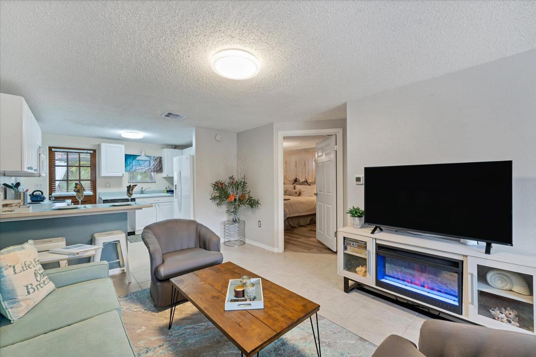 Beach Cottage With Heated Pool Just Off Siesta Key Sarasota Exterior photo